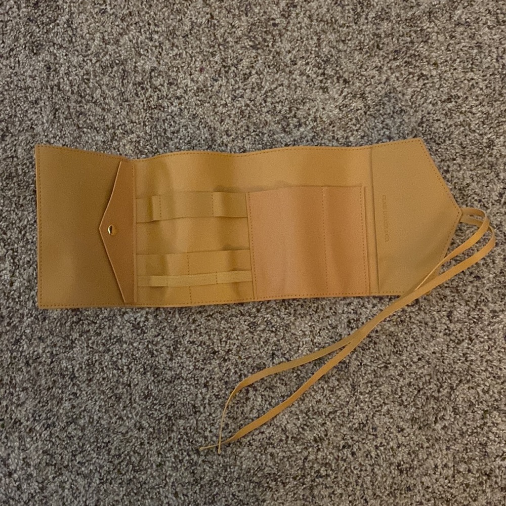 Glass Ladder And Co Katherine Vegan Leather Tech Organizer Roll - Picture 5 of 13